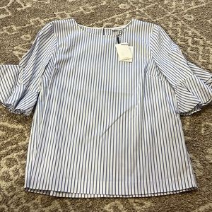 Striped three quarter shirt.